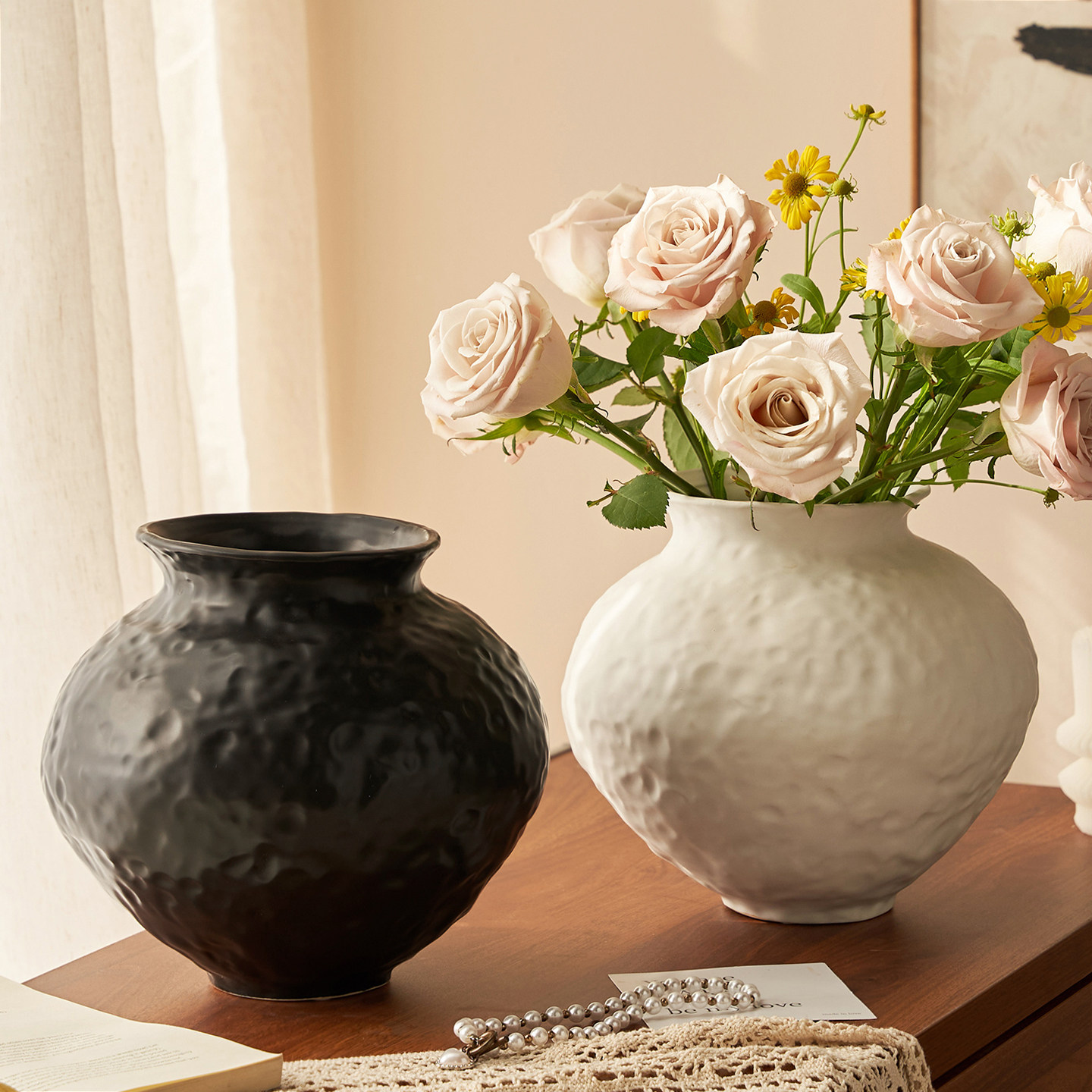 简约复古陶瓷花瓶圆形锤纹纹理黑白两色水养插花客厅装饰摆件小众,鲜花速递/花卉仿真/绿植园艺,花瓶,淘宝优惠券,粉丝福利购,淘宝优惠卷