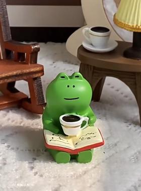 桌子上的摆件治愈拍照摆件桌面摇椅生日装饰可爱礼物青蛙创意小解