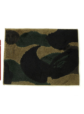 BAPE家居生活经典迷彩图案毛绒家用方形地垫地毯182080G