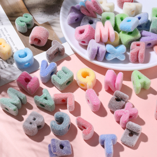 亚克力马卡龙色植绒英文字母大孔珠手工串珠diy编织包链饰品材料