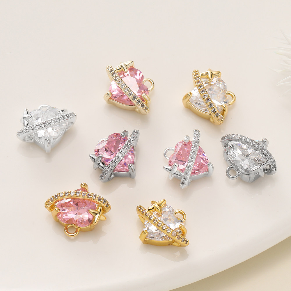 保色铜质爱心粉钻环绕星球吊坠