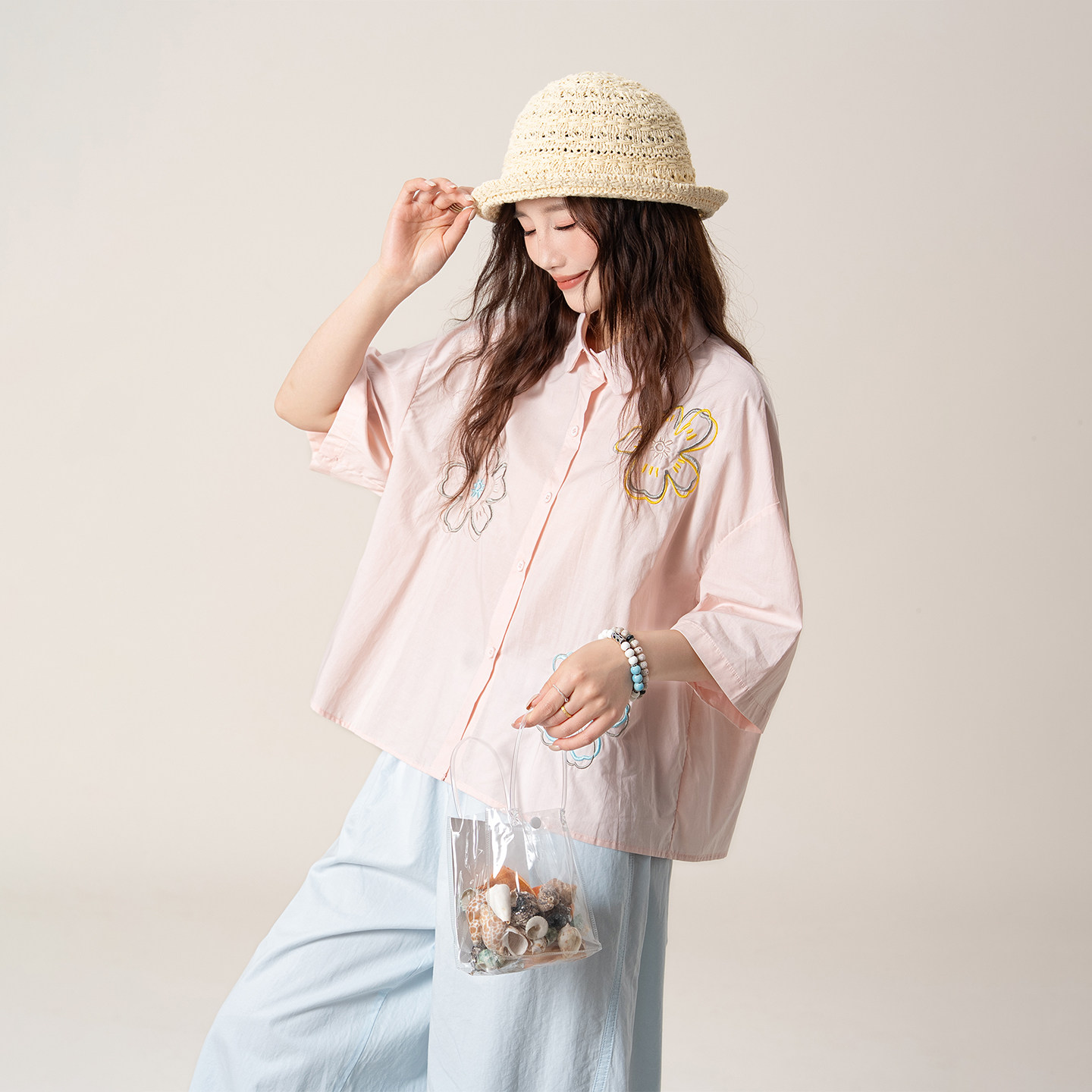 【温柔如诗】粉色花朵刺绣短袖衬衫女夏季新款宽松显瘦慵懒风上衣