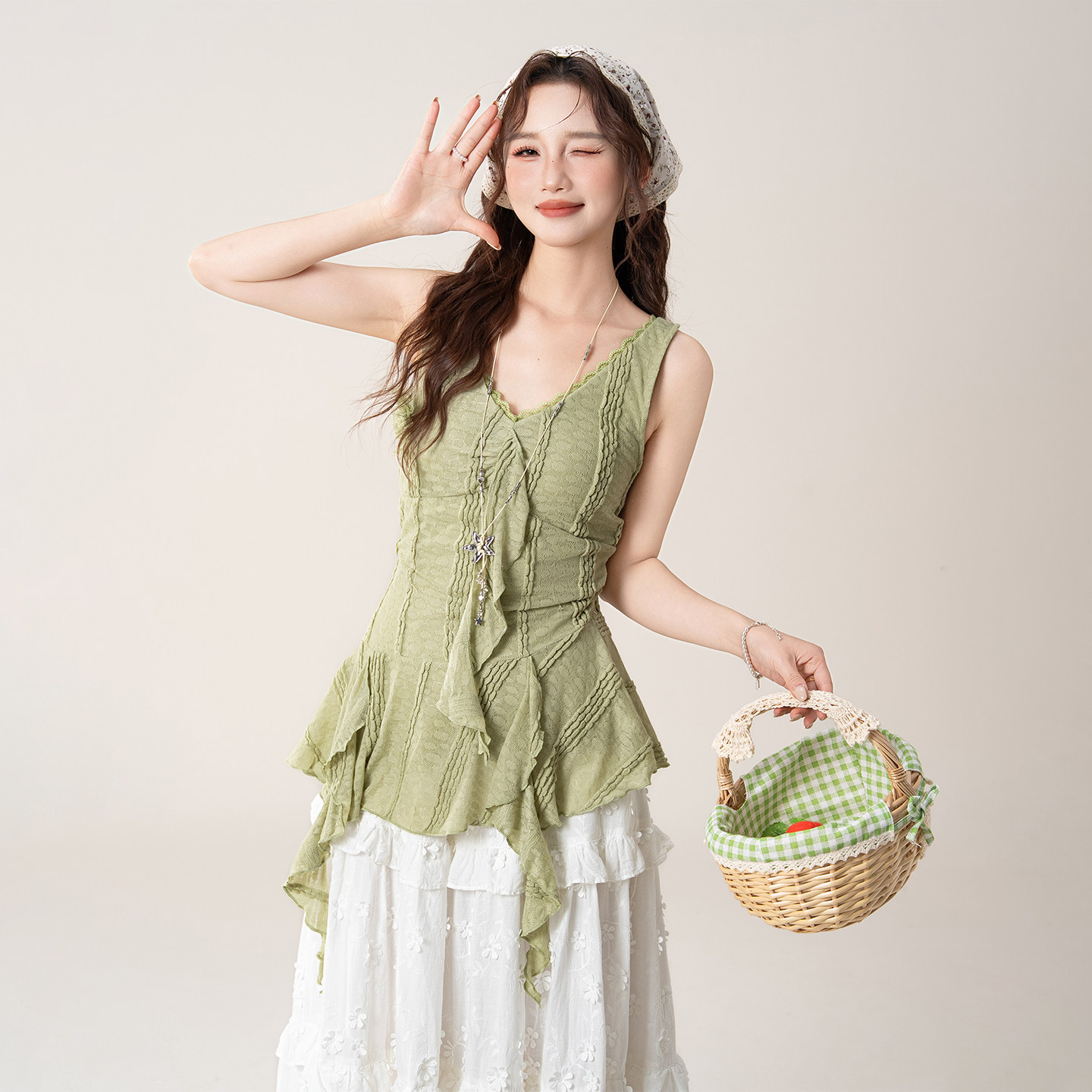 【法式旧梦】绿色V领花边背心吊带女夏季穿搭荷叶边收腰无袖上衣