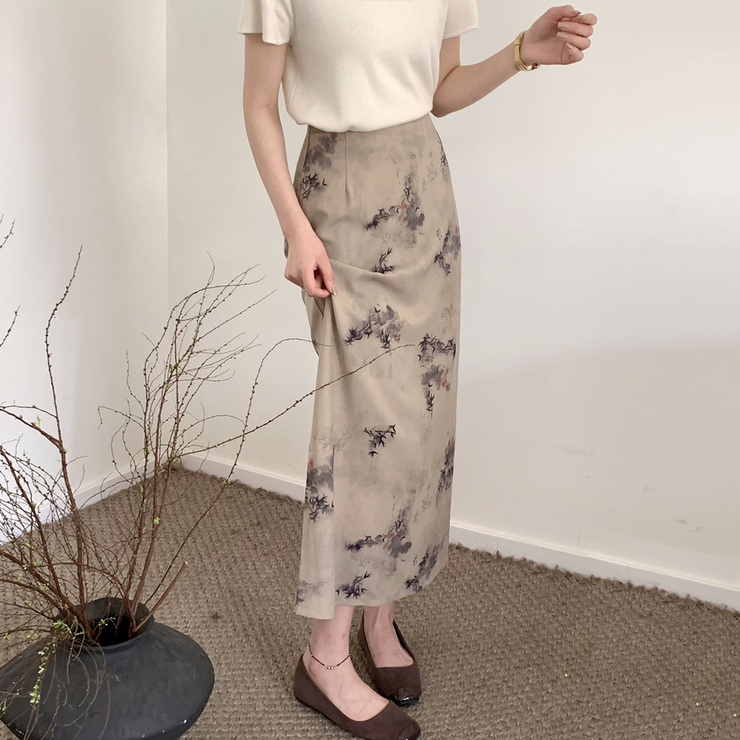竹叶晕染卡其色直筒裙半身裙女2026春夏后开叉新中式一步裙长裙子