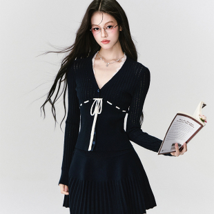 fragileheart易碎商店·错音诗帧 秋冬绞花针织上衣百褶半裙套装