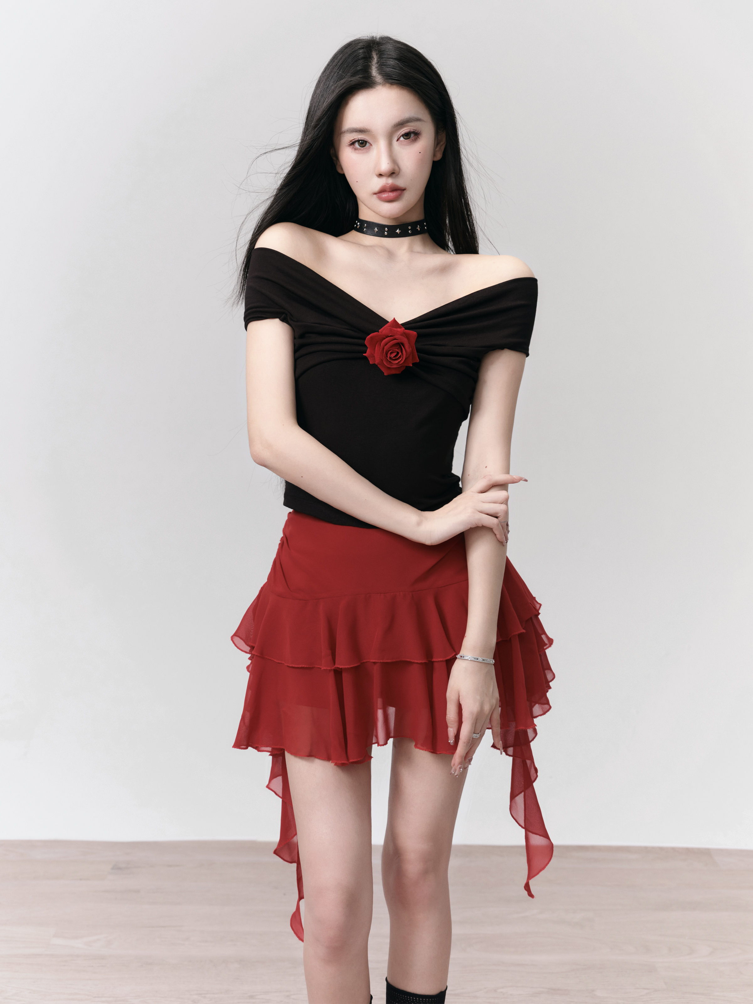 【现货】易碎商店· 红磨坊 纯欲针织一字肩上衣度假两件套装