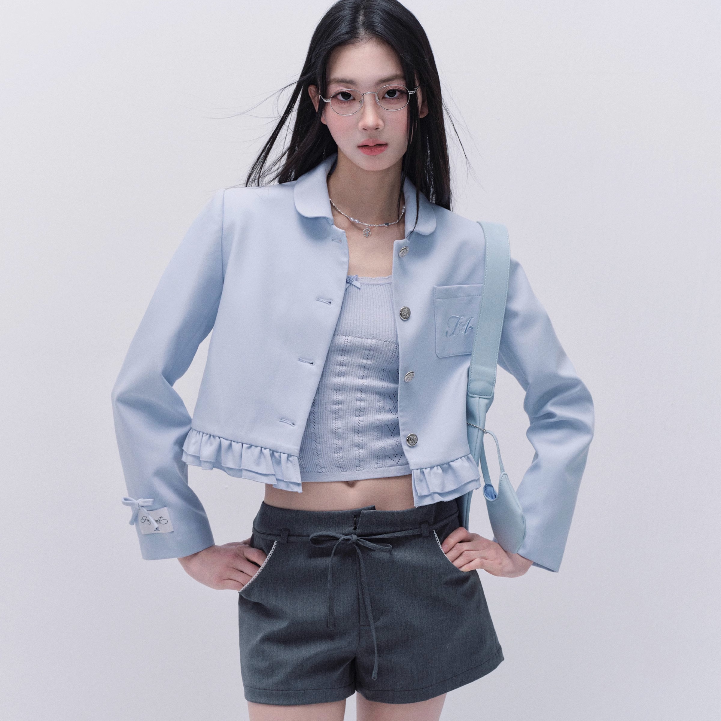 韩系通勤风正肩短款上衣西装外套