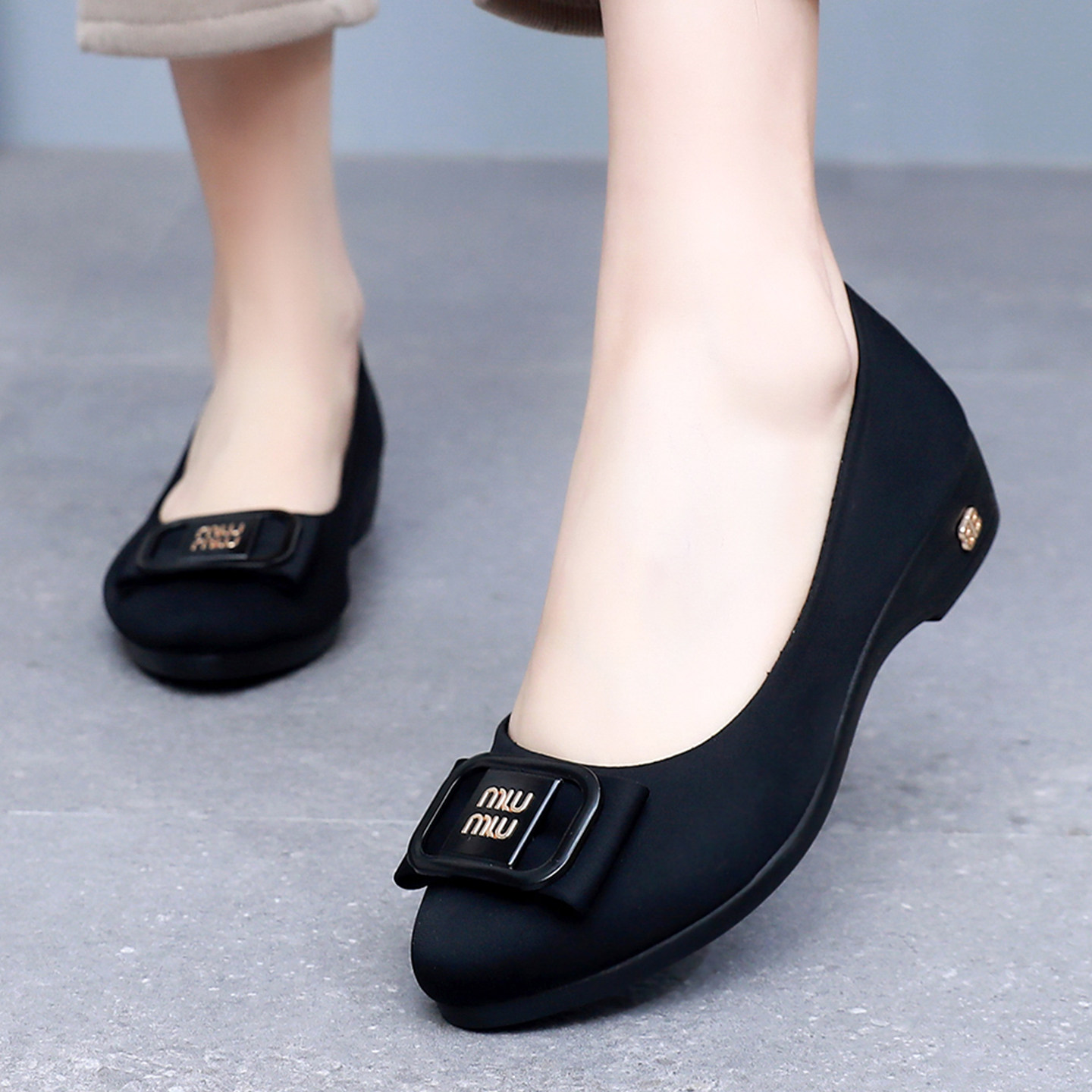 老北京布鞋女新款工装单鞋防滑黑色酒店上班工作鞋久站软底不累脚