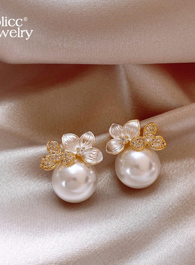 白色珍珠花朵锆石耳环女超好看独特漂亮耳钉2026新款爆款秋冬耳饰