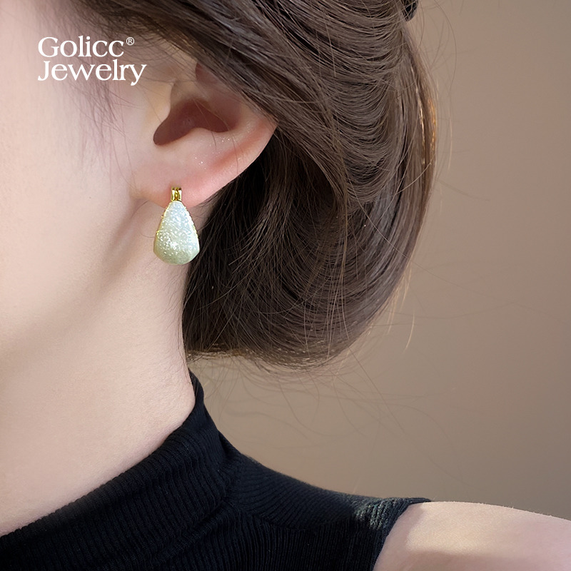 古里雅白色镶钻耳扣高级感