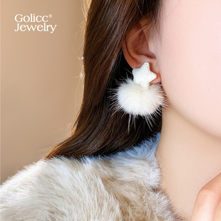 星星毛绒球球耳环女2025新款爆款高级感独特漂亮耳饰秋冬小众耳钉