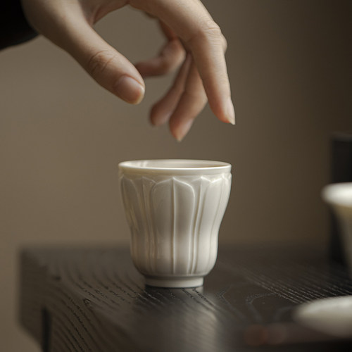 彷宋定窑白浮雕莲花主人杯茶杯品茗杯闻香杯家用覆古泡茶喝茶杯子