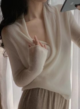 纯欲小心机~法式交叉baby小山羊绒衫女神洋气毛衣时尚洋气打底衫