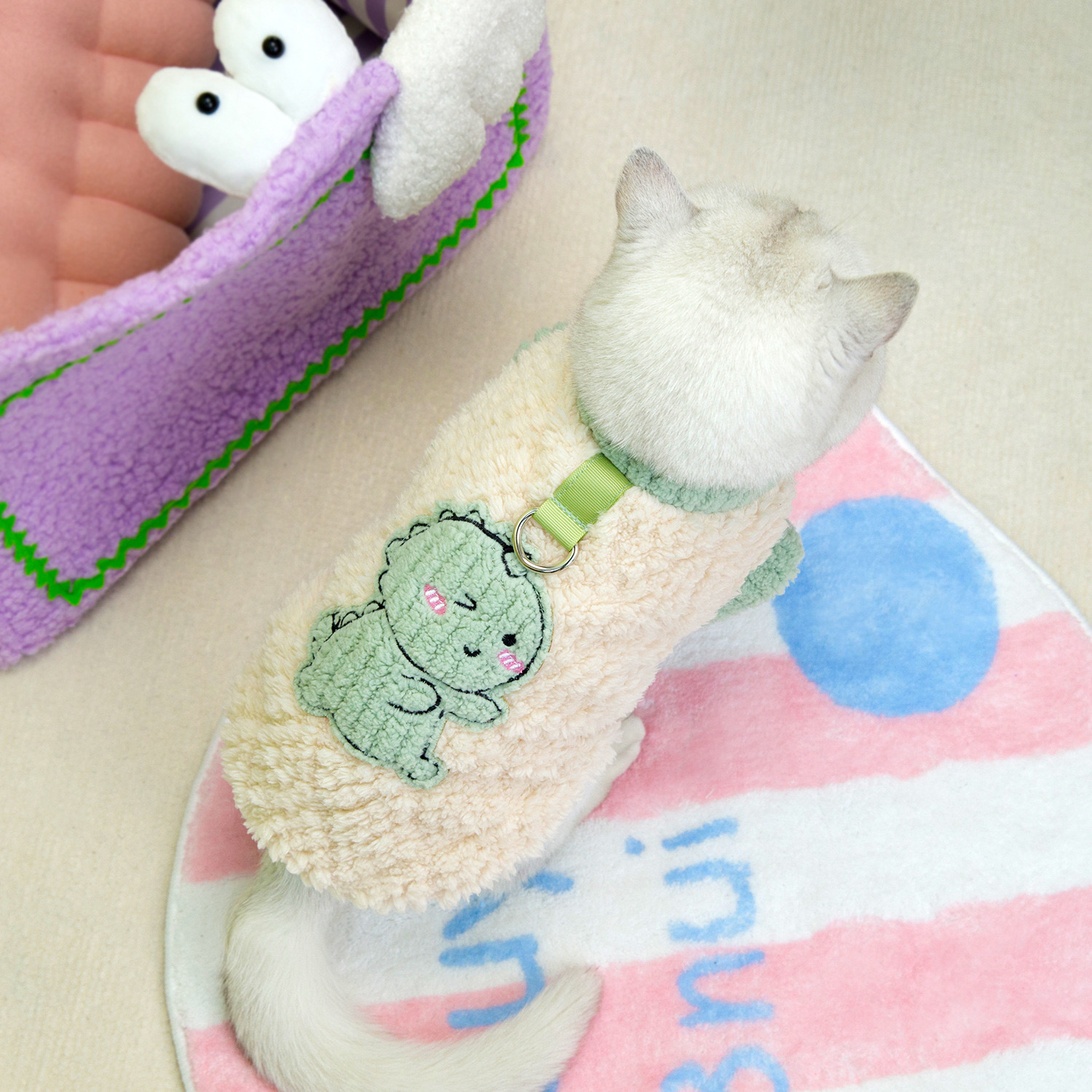 猫咪衣服冬装保暖加厚加绒防掉毛布偶蓝猫美短猫宠物马甲可爱背心