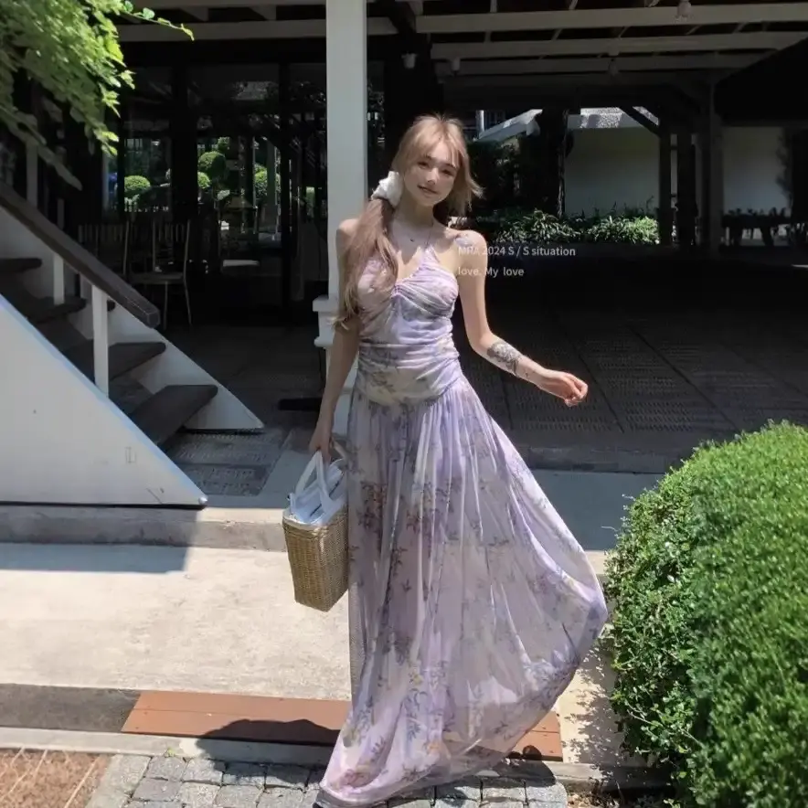 褶皱碎花辣妹露背挂脖连衣裙女