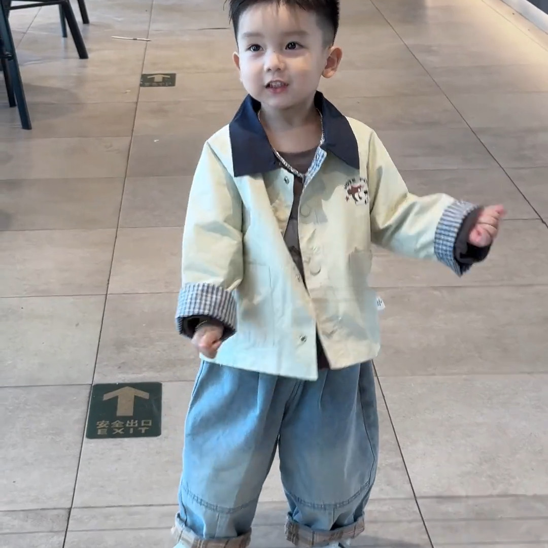童装男童春季外套2026新款韩版儿童宝宝格子两面穿印花翻领夹克衫