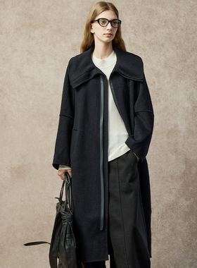 Famecoco范可儿个性大翻领刺绣经典款黑色双面呢长大衣FAC8AQ019