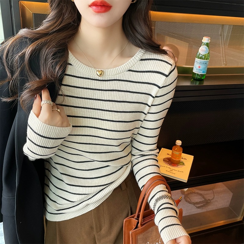 条纹长袖针织衫女冬修身内搭圆领毛衣洋派打底衫配大衣的上1209w