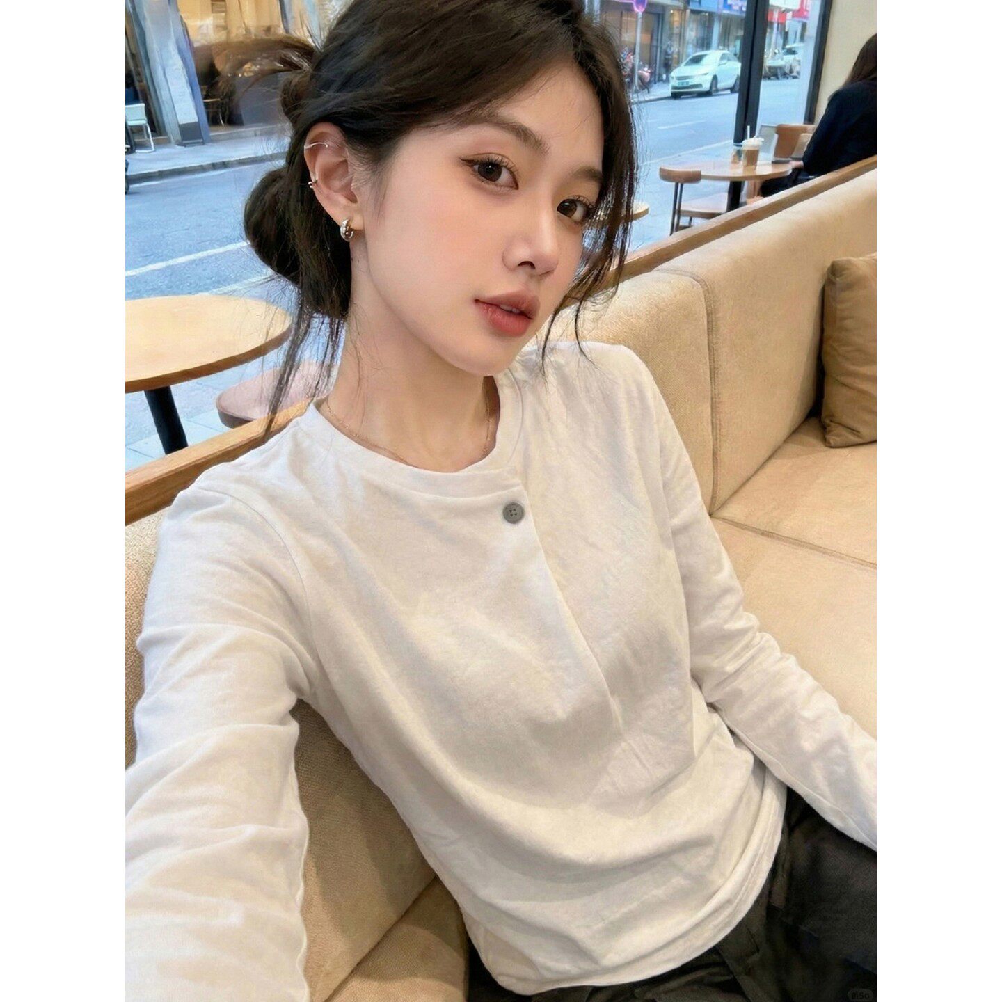 欧货设计感小众白色内搭打底衫女春季圆领一粒扣长袖时髦T恤上衣