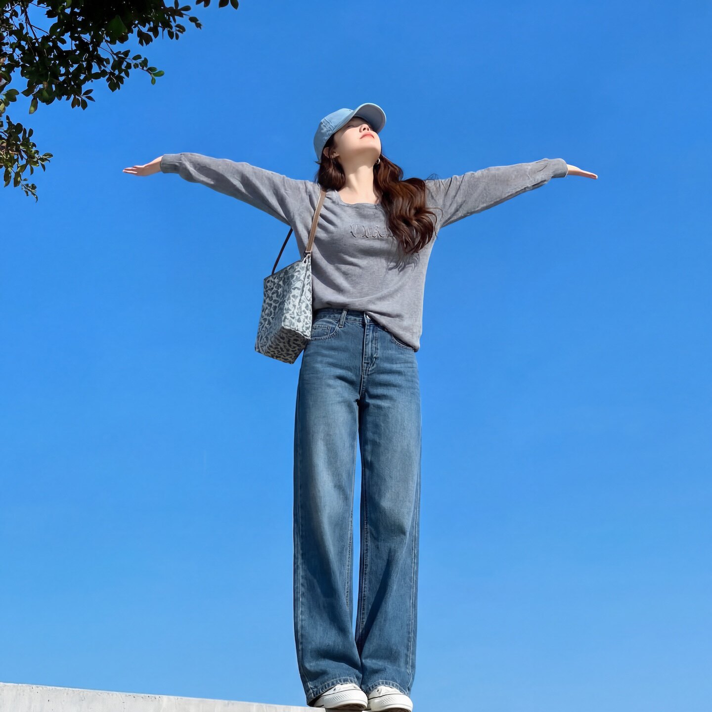 巨好看复古蓝直筒牛仔裤女春秋新款高腰显瘦垂感百搭窄版阔腿裤