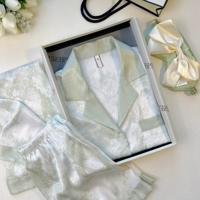 冰丝睡衣女款夏季高级感短袖带胸垫三件套送妈妈缎面家居服0409z