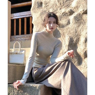 高级感燕麦色半高领毛衣内搭配半身裙女秋冬洋气减龄针织打底衫