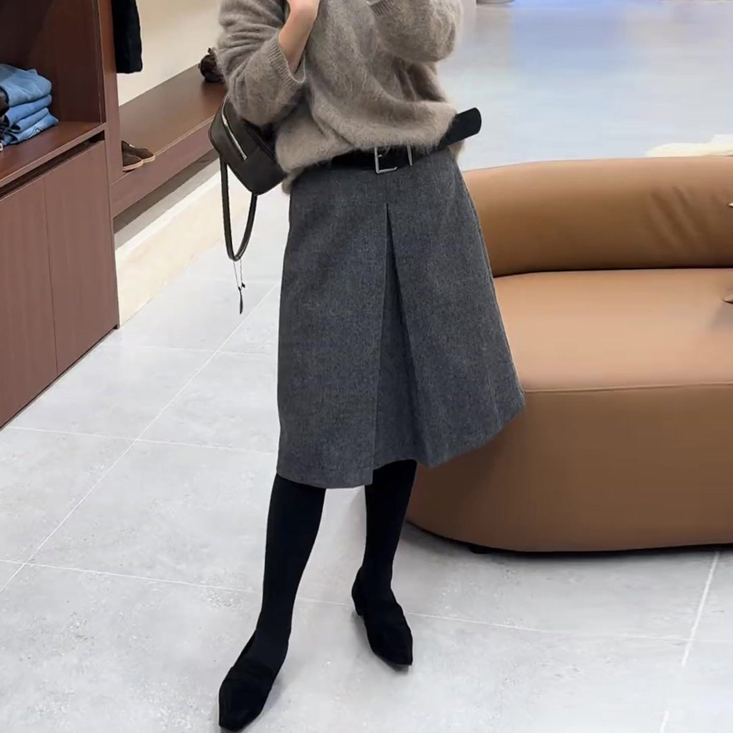 灰色毛呢半身裙女秋冬新款高腰显瘦a字裙设计感开叉洋气百搭中裙