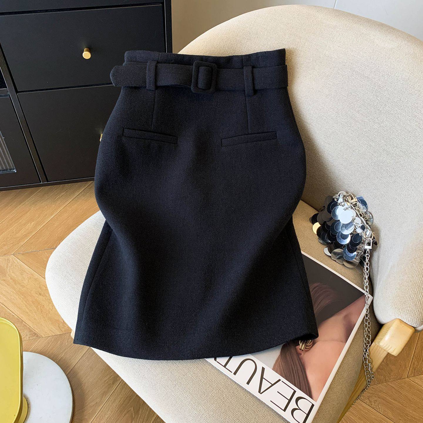 高级感黑色毛呢半身裙女秋冬新款高腰显瘦直筒裙高端精致包臀中裙