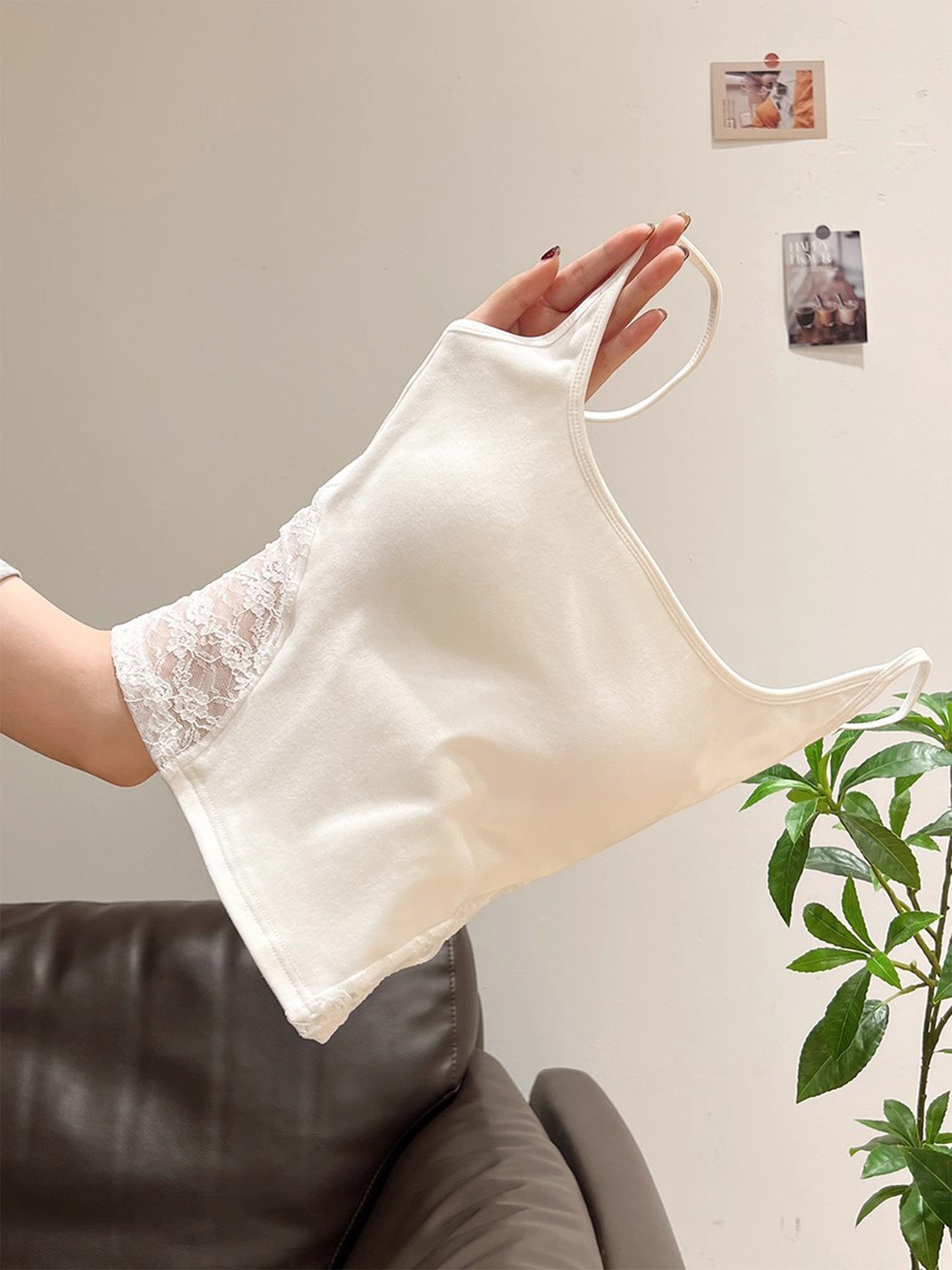 镂空微透白色吊带背心女带胸垫V领短款紧身抹胸打底衫西装内搭,女装/女士精品,背心吊带,淘宝优惠券,粉丝福利购,淘宝优惠卷