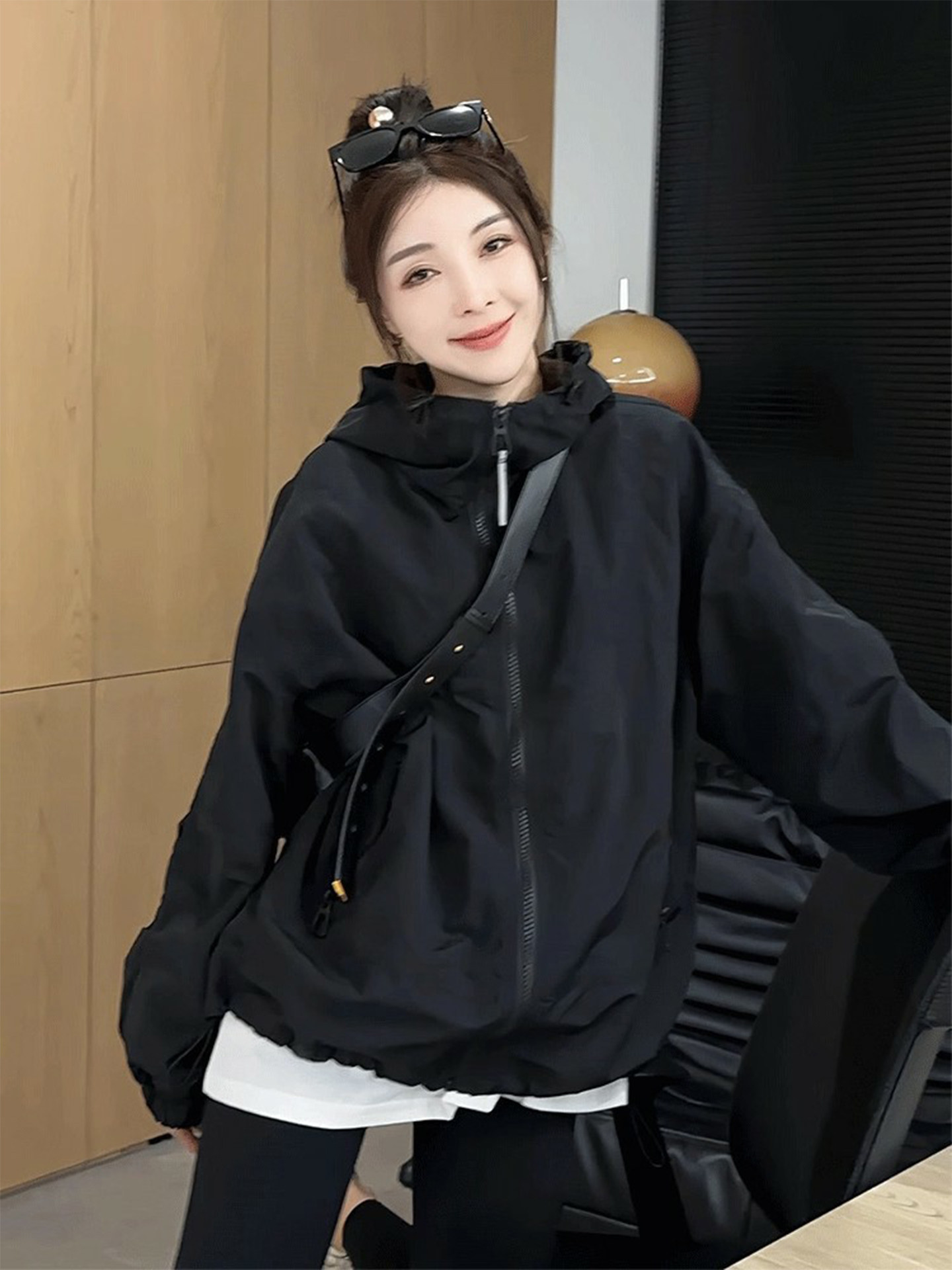 黑色连帽冲锋衣外套女春秋新款高级感宽松显瘦小个子上衣防风夹克
