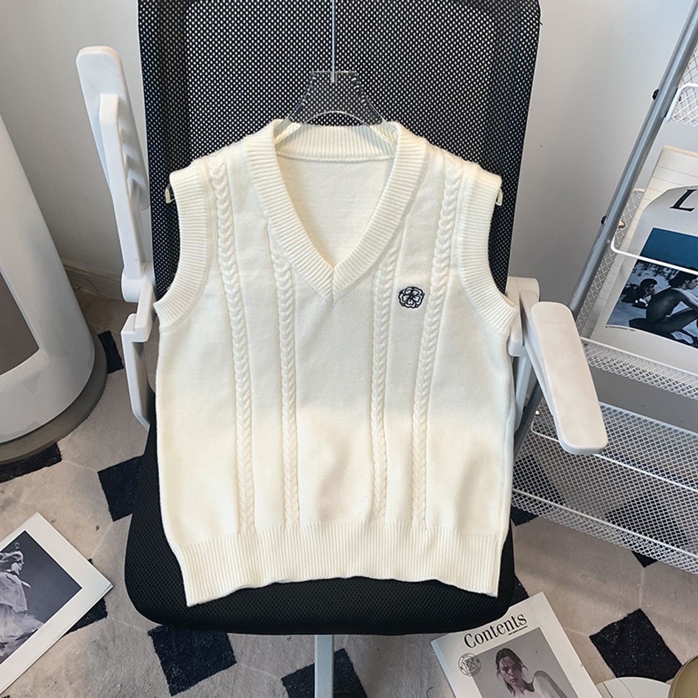 日系V领针织马甲女秋冬高级感衬衫叠穿外搭无袖坎肩毛衣背心上衣