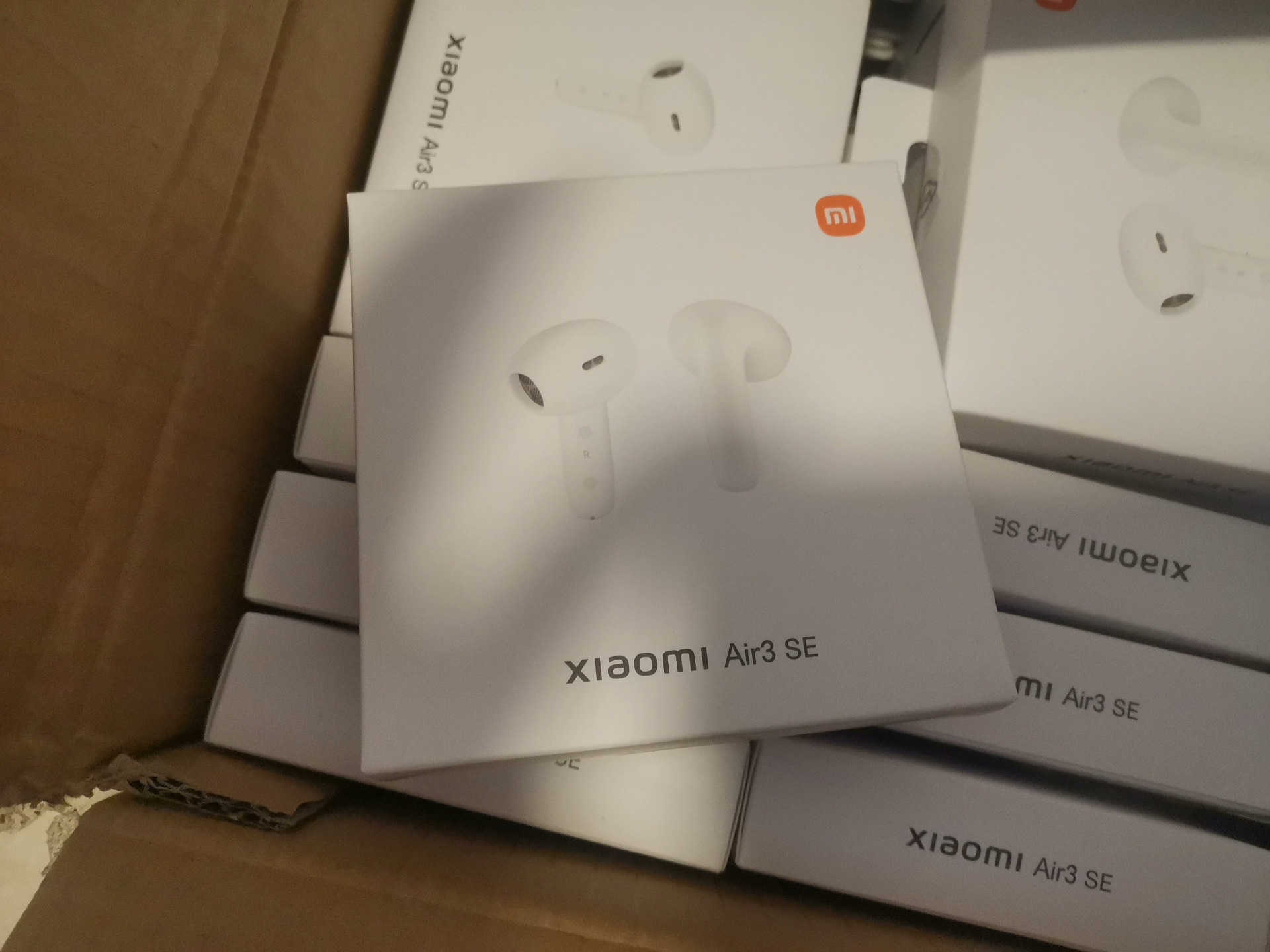 全新未拆封小米Air3 SE蓝牙耳机，白色款，配件全在，充电