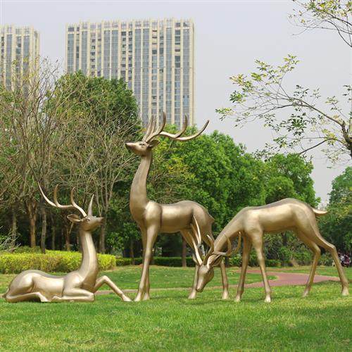 户外大型抽象几何玻璃钢梅花鹿雕塑园林公园景观区售楼部草坪摆件