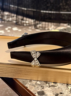 杨杨babytime 原创设计超仙满钻蝴蝶结头箍黑缎面加宽高颅顶发箍