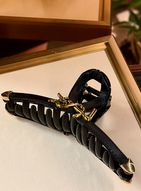 杨杨babytime 高货值得入！VSL竹节鲨鱼抓夹黑色仿小羊皮扎发气质