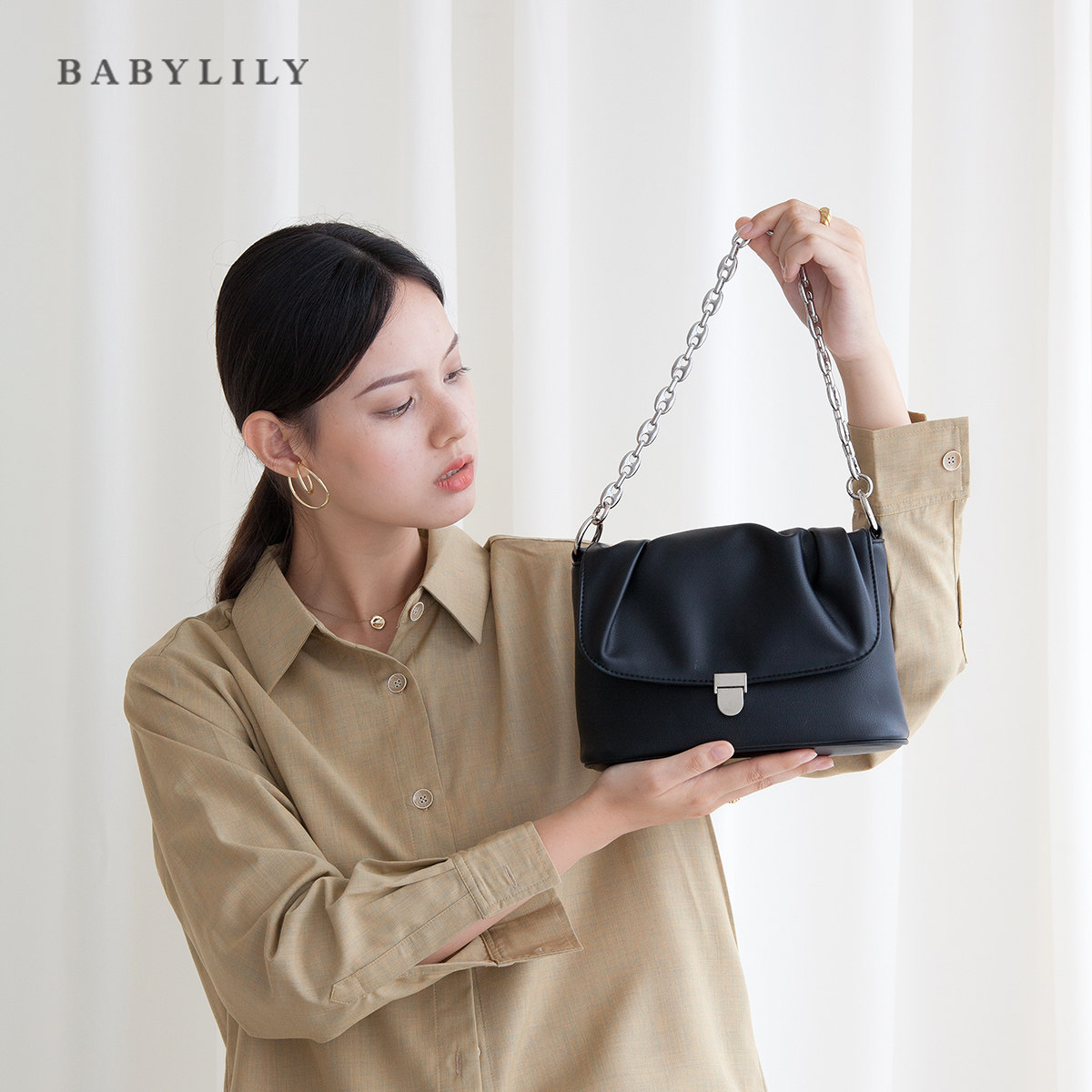 法国质感包包小众设计黑色粗链条包女斜挎单肩云朵法式腋下包软皮