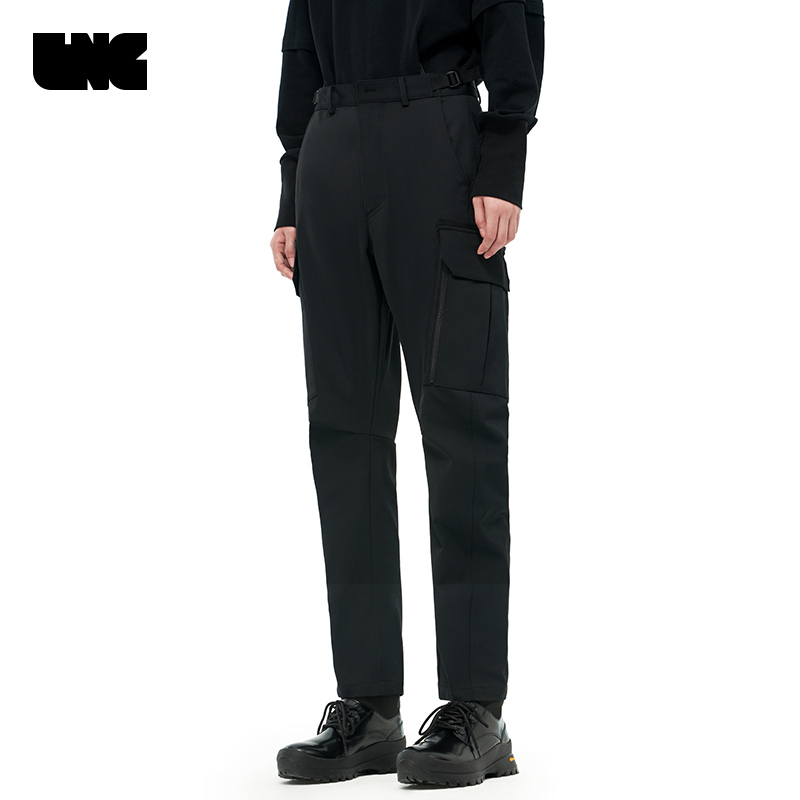 三维立体剪裁，工装裤廓形，柔软透气