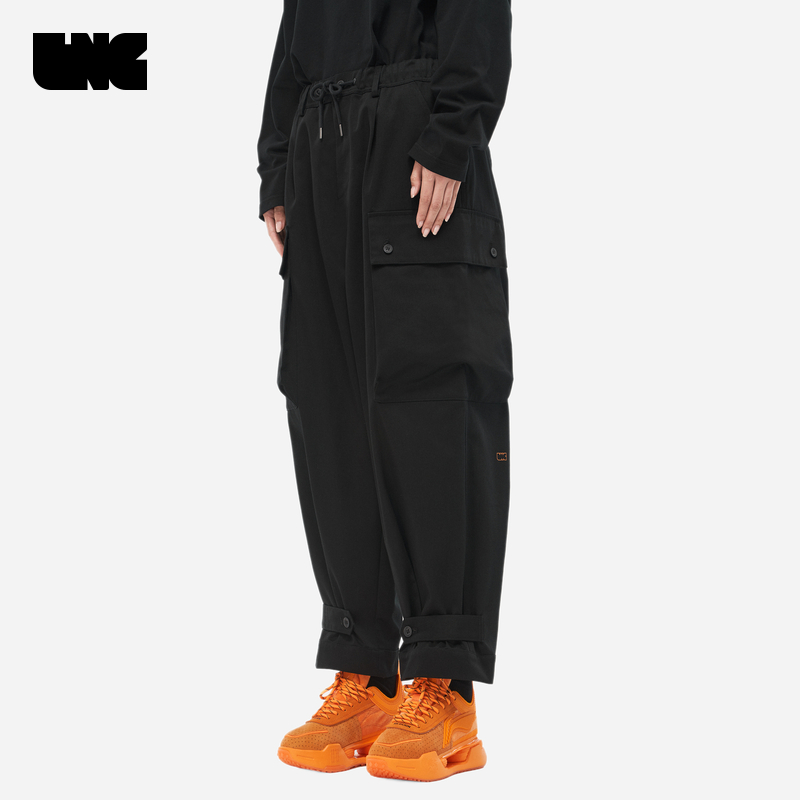 舒适有型，两侧大口袋，潮流感拉满