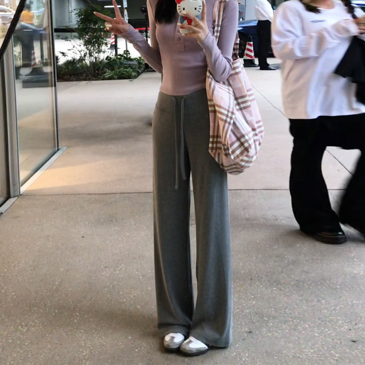 灰色加绒窄版微喇运动卫裤女2025秋冬新款高腰宽松垂感直筒长裤子,女装/女士精品,大码裤装,淘宝优惠券,粉丝福利购,淘宝优惠卷