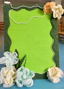 幼儿园环创肌理纸褶皱雪梨纸珍珠绿色开学欢迎展板签到台布置装饰