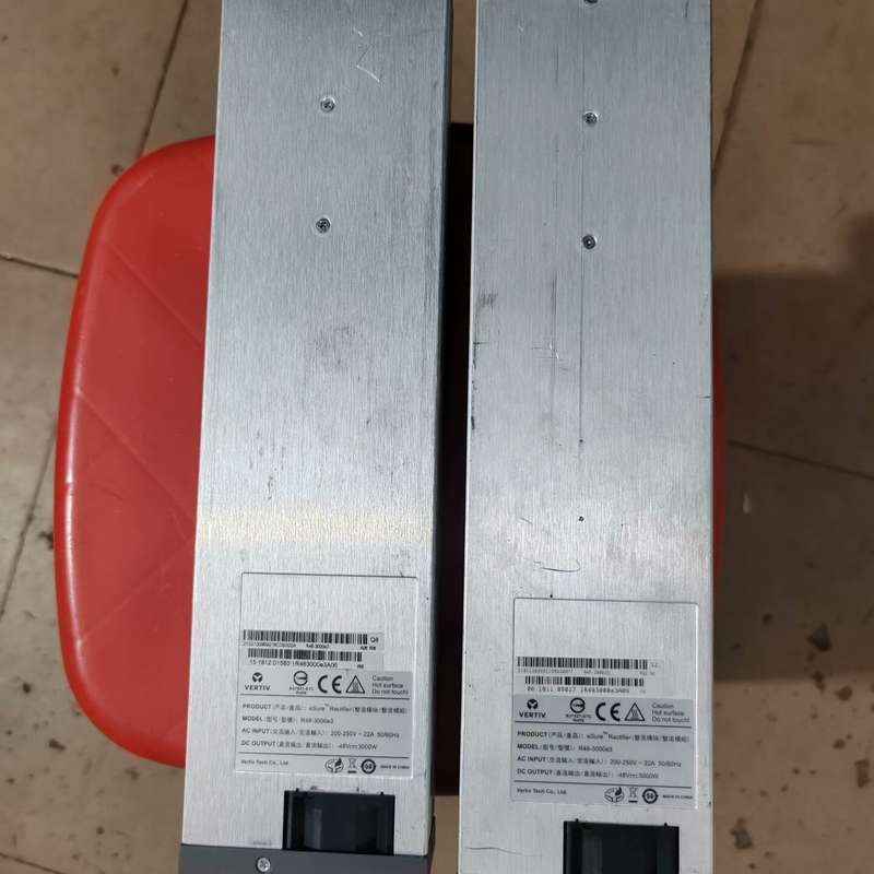 议价：维缔R48-3000e3整流模块。2台。。成色如图，