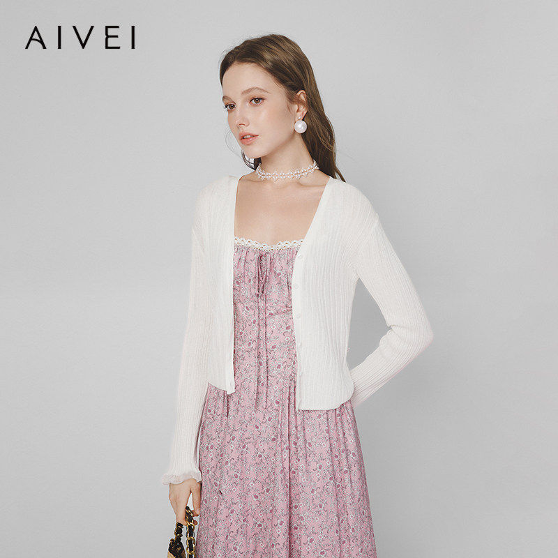AIVEI欣贺艾薇2025春季田园度假针织开衫碎花吊带裙套装S716602A