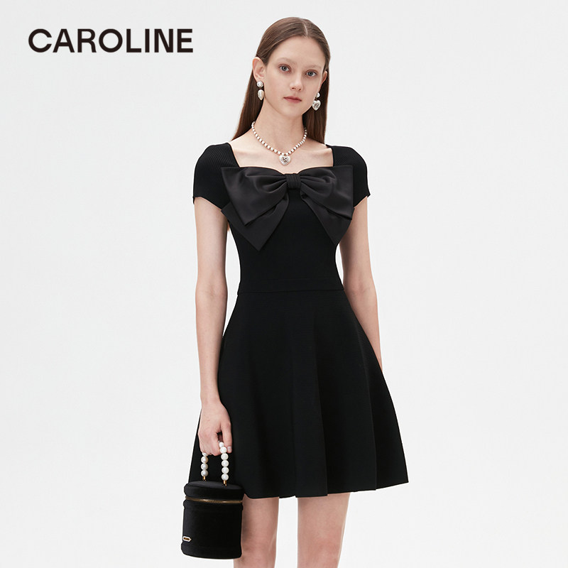 Caroline商场同款2024