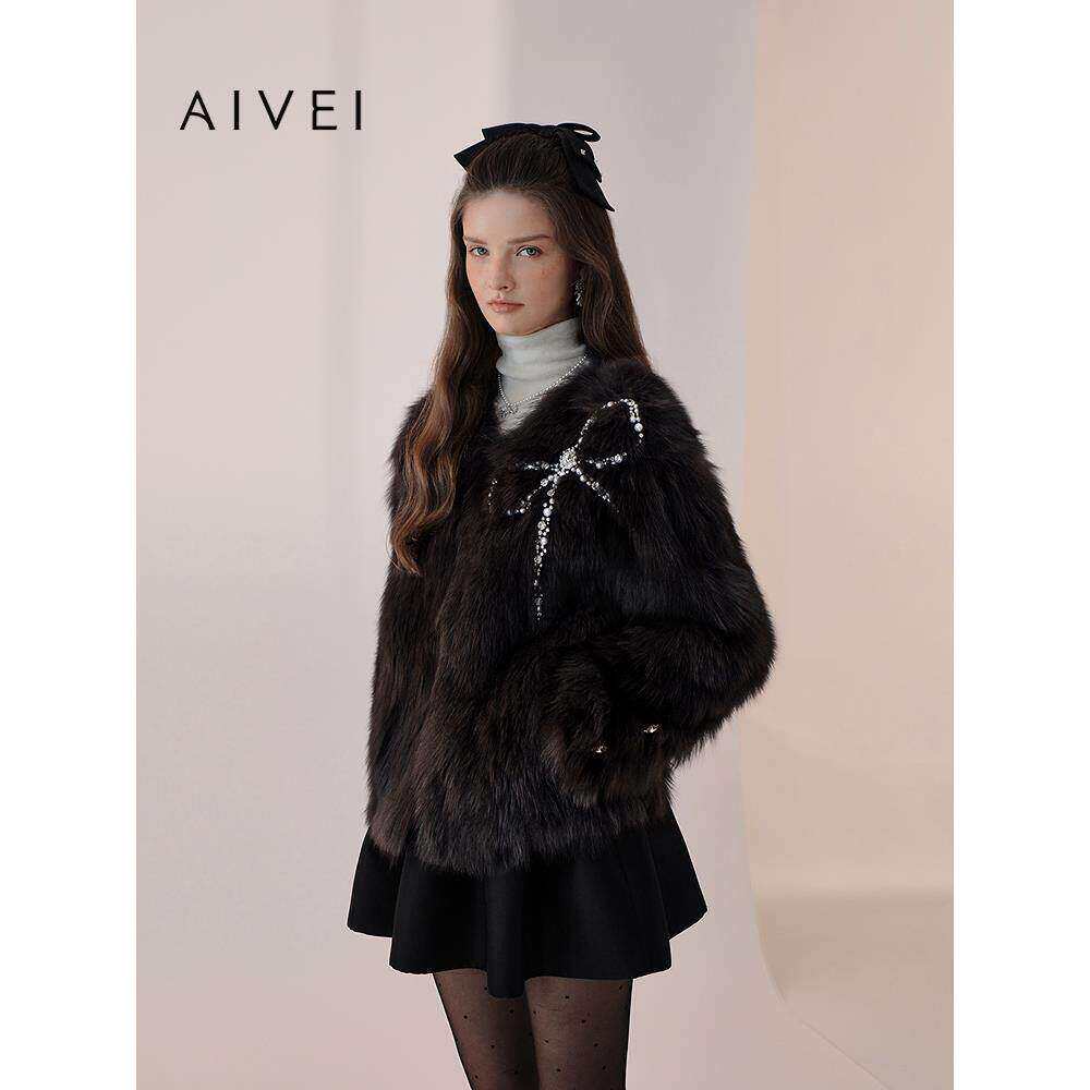 AIVEI欣贺艾薇2025冬季新千金风水钻进口狐狸毛皮草外套XRV60001