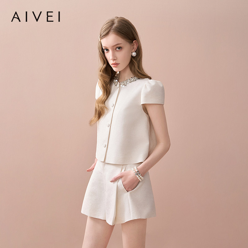 AIVEI欣贺艾薇2025秋季新千金淑女风钉珠领短袖小香外套XRV4W04A