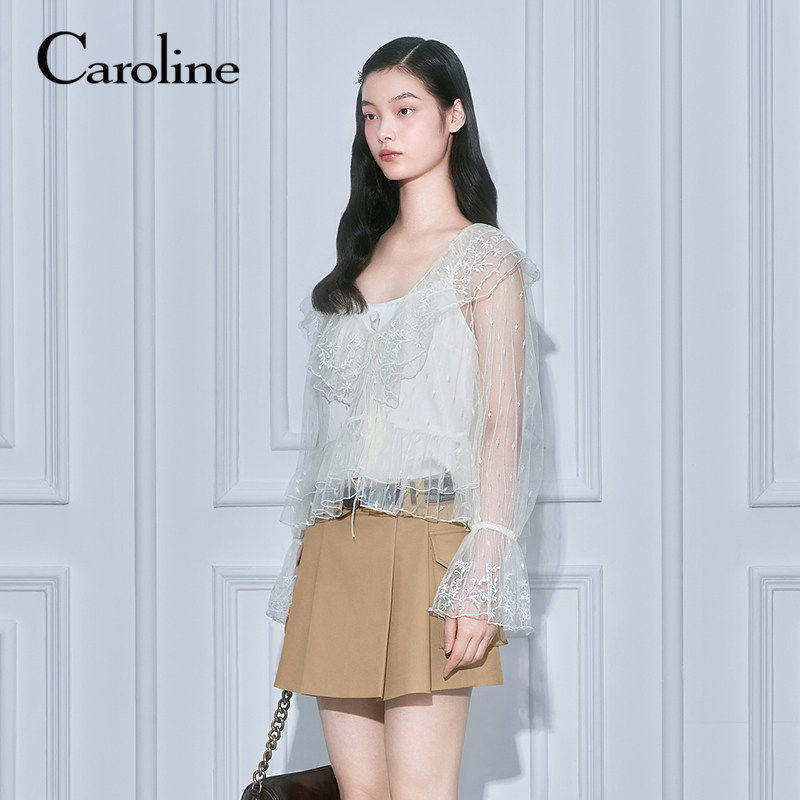 Caroline卡洛琳2026春季新款浪漫刺绣荷叶边喇叭袖衬衫ESC1S01C