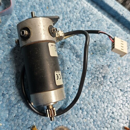 议价PARVEX伺服电机 RS130ER5011 法国原装，24V 0.13Nm 2.7A 300