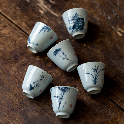 手绘青花品茗杯陶瓷复古功夫茶具
