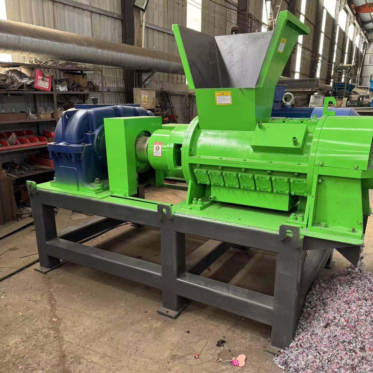 薄膜螺旋粉碎机玻璃纤维网格布螺旋撕碎机服装厂碎布边角料破碎机,机械设备,粉碎机,淘宝优惠券,粉丝福利购,淘宝优惠卷