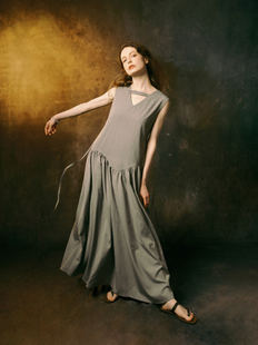 低饱灰1920s松弛感解构立裁无袖 低腰连衣裙